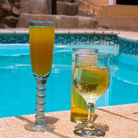Yoieli Guest House Windhoek Bagian luar foto